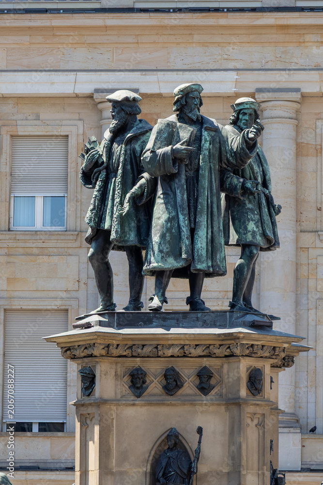 Obraz premium statue of Johannes Gutenberg in Frankfurt, Germany