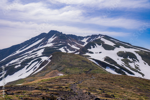 残雪と山の風景