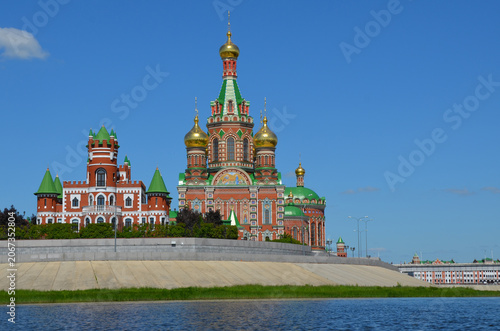 Foto View of the Annunciation Cathedral in Yoshkar-Ola