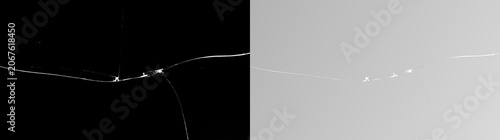 Foto Realistic transparent png of black shattered glass with crack pattern isolated o
