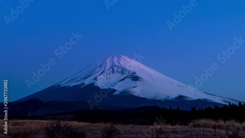 富士裾野ビクトリーライン付近から夜明けの紅富士Timelapse