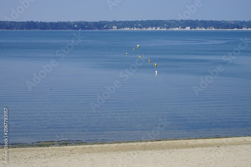 Mer et bouées .