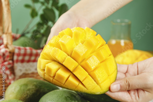 Foto Fresh Kate Mango from Panzhihua Sichuan - Diced Tropical Fruit