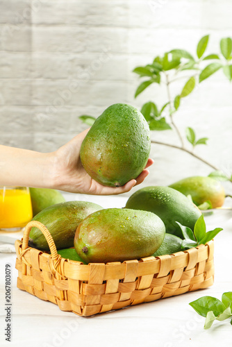 Canvastavla Fresh Sichuan Panzhihua Avocados in Woven Basket