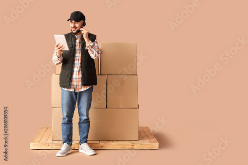 Delivery service worker wit...