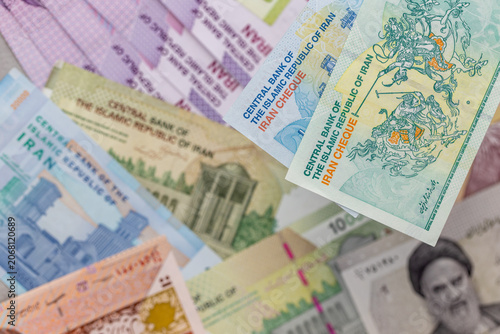 Cuadro en lienzo Iranian Rial and Toman banknotes with high denomination Iran Cheques on top