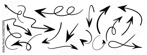 фотографія Hand drawn arrows pointing in different directions on sketch paper