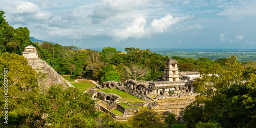 Fotografie Palenque archaeological site panorama in rainforest, Chiapas, Mexico