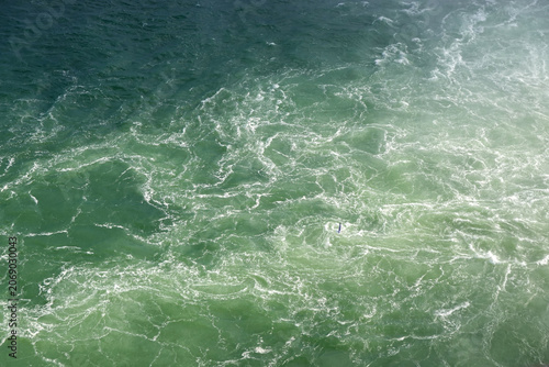 Cuadro en lienzo Churning Surface Of Niagara River
