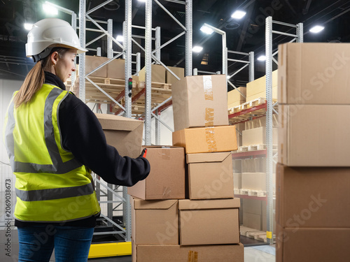 Warehouse logistics, Distri...