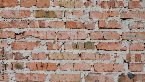 Fotografía Close up of a rough brickwork structure during house renovation