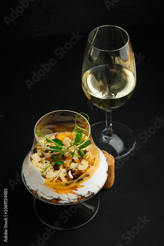 Cuadro en lienzo Refined Sweet Display