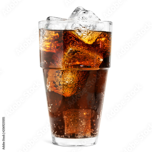 Valokuva Glass of cola with ice cubes isolated on transparent background
