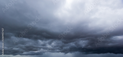 Cuadro en lienzo Bad or moody weather sky and environment