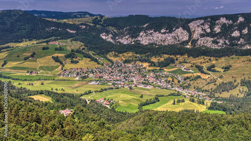 Принти на полотні Sommerliche Luftaufnahme des Dorfes Welschenrohr im Kanton Solothurn, Balmberg, 21