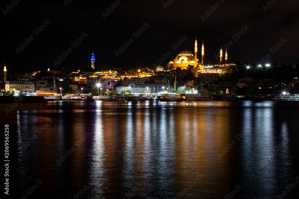 Obraz premium night view of istanbul