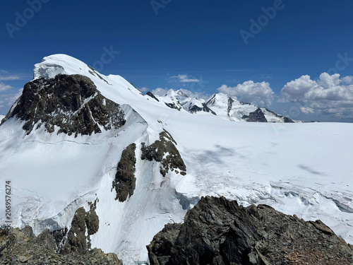 Alpine wonderland Matterhorn Glacier Paradise, Switzerland - Alpenparadies Matterhorn Glacier Paradise, Schweiz - Paradis alpin Matterhorn Glacier Paradise, Suisse - Paradiso alpino Matterhorn Glacier