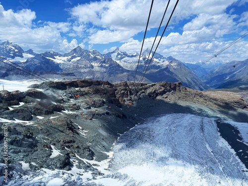 Alpine wonderland Matterhorn Glacier Paradise, Switzerland - Alpenparadies Matterhorn Glacier Paradise, Schweiz - Paradis alpin Matterhorn Glacier Paradise, Suisse - Paradiso alpino Matterhorn Glacier