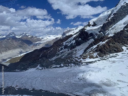 Alpine wonderland Matterhorn Glacier Paradise, Switzerland - Alpenparadies Matterhorn Glacier Paradise, Schweiz - Paradis alpin Matterhorn Glacier Paradise, Suisse - Paradiso alpino Matterhorn Glacier