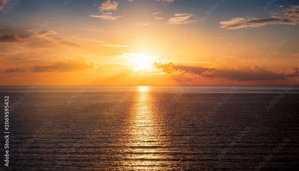 Fototapeta premium Vertical Photo Of Beautiful Calm Ocean Horizon Tranquil Sea Sky Line At Sunset And Bright Light Gold Sun Rays