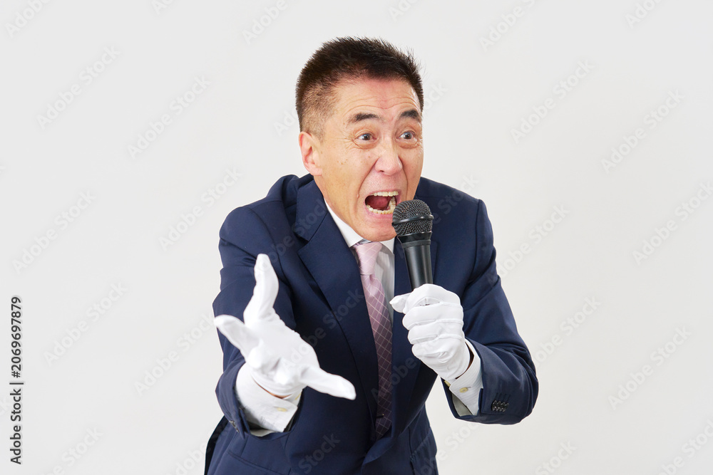 Naklejka premium 白背景で訴える男性候補者