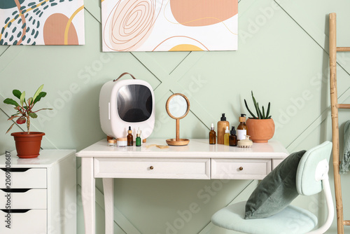 Cosmetic refrigerator with ...