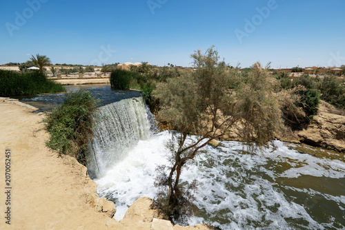 Foto Wadi El Rayan waterfalls in Faiyum in Egypt.
