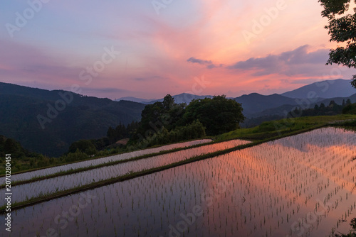 夕暮れの久留米木の棚田