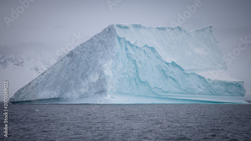 Foto Massive Textured Iceberg Face