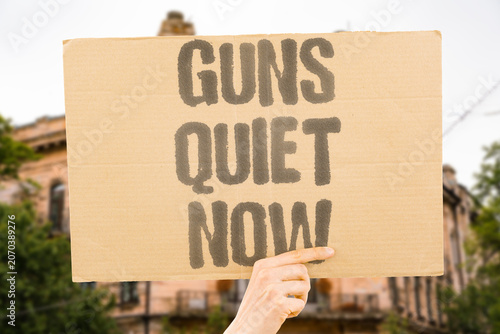 Foto "Guns quiet now" Firearms silent but not decommissioned
