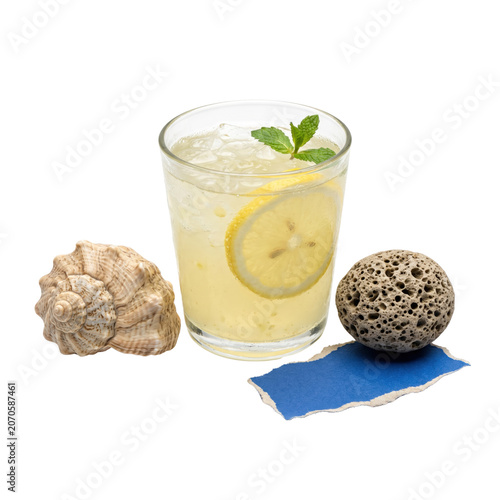 Obraz na płótnie Refreshing iced lemon drink with seashell and pumice stone