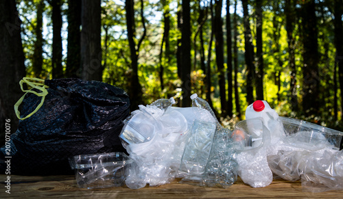 Cuadro en lienzo Waste in environment