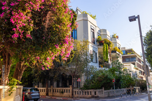 Cuadro en lienzo View of the historic streets of Tel Aviv. Israel.