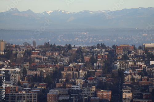Foto City and Cascade Mountains