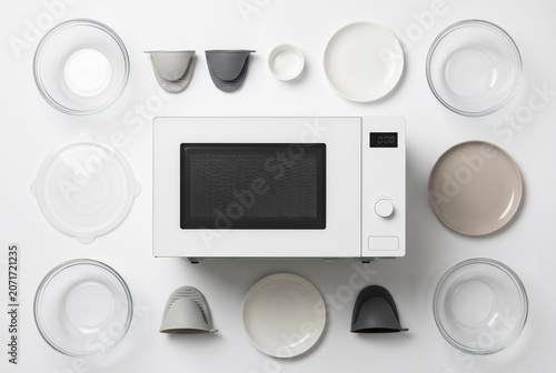 Microwave Safe Kitchenware Collection With Microwave Oven