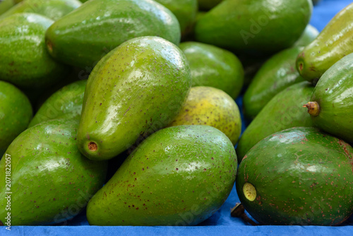 Abacate, fruit commonly found in Brazil, similar to avocado