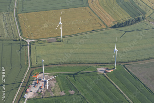 Windrad-Baustelle in der Landschaft