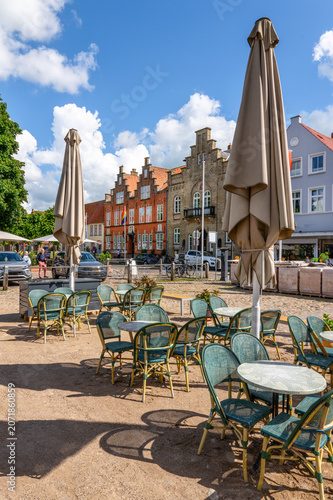 Historisches Friedrichstadt (Nordfriesland), Schleswig-Holstein. Stadtszenerie Marktplatz