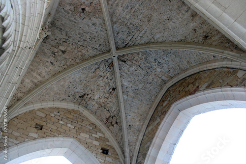 Photos Voûte médiévale en pierre à croisée d’ogives