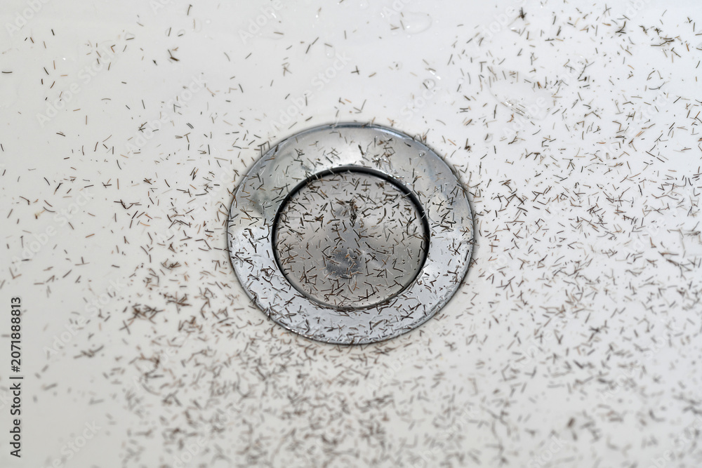 Fotografie Bartstoppeln im Waschbecken