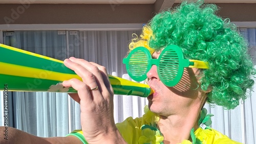 torcedor brasileiro celebra vitória do brasil 