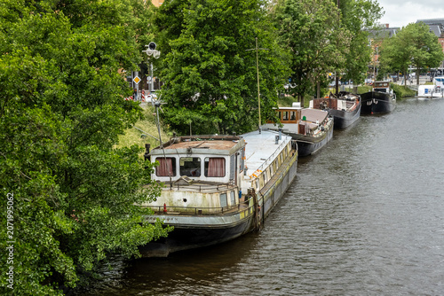 Photography Hausboote und Kanal am grünen Heresingel in Groningen
Groningen, Provinz Groning