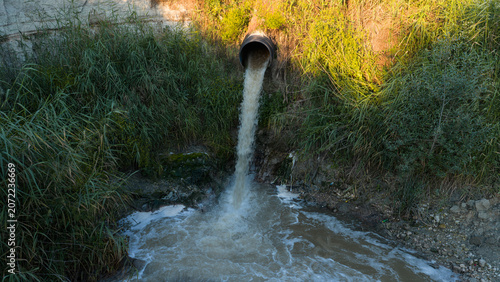 A drone video showing water from a wastewater treatment plant in Burdur flowing from a discharge pipe at a high elevation and mixing into the Lake Burdur watershed.