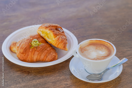 cappuccino e brioches in italia