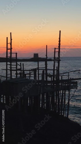trabucco di peschici al tramonto sul gargano