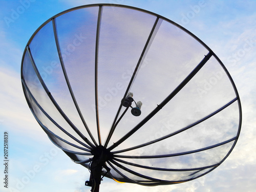 Tableau sur toile satellite dish parabolic antenna photo