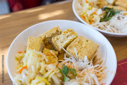 Foto Bowl of asian stinky tofu