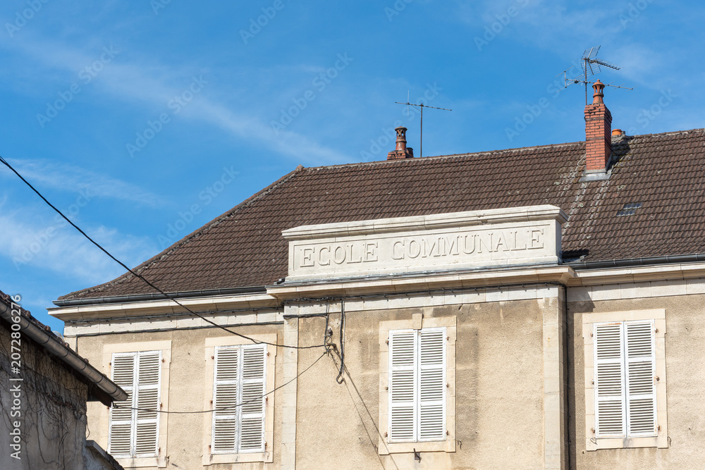 Obraz premium École communale de Poligny