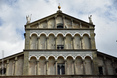 Façade du Duomo à Pistoia. Italie