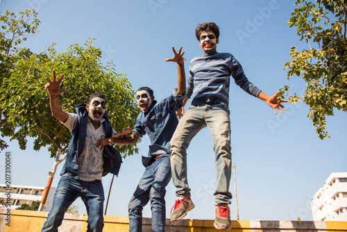 Quadro su tela Horrible scary Indian zombie.